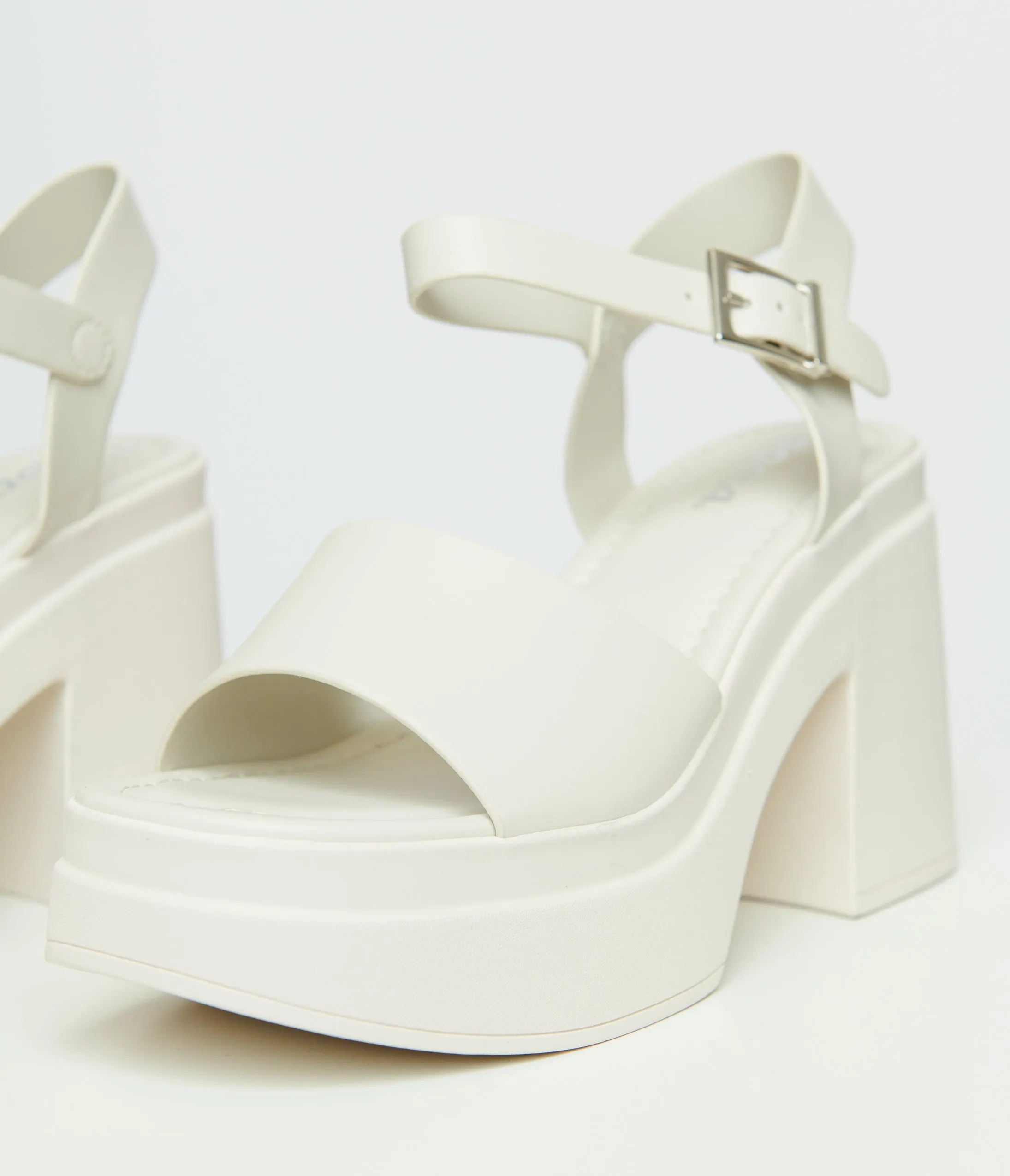 Y2K White Leatherette Chunky Platform Heels